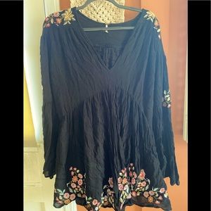Size Small Free People Embroidered Tunic